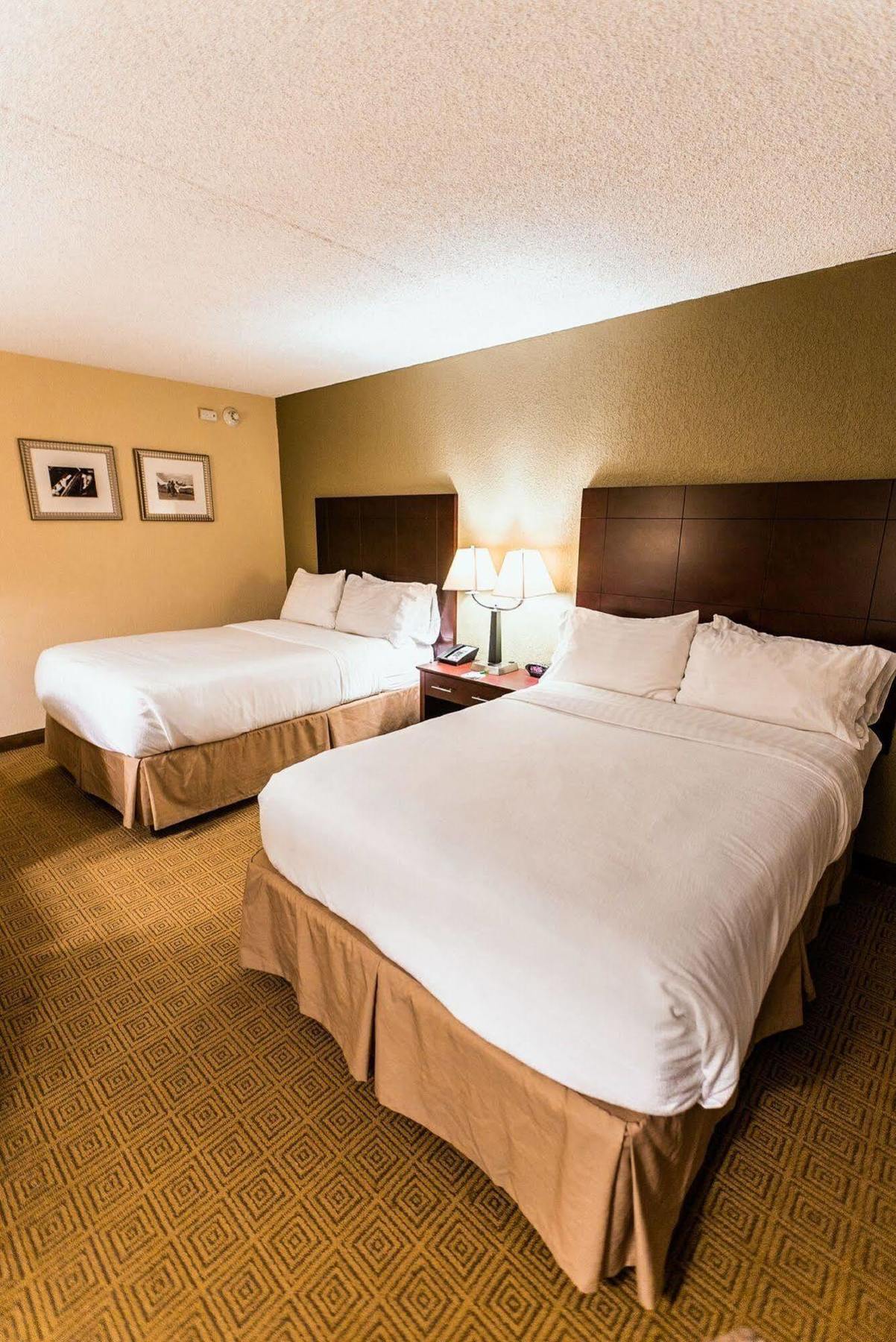 Holiday Inn South Plainfield-Piscataway By Ihg Exterior photo
